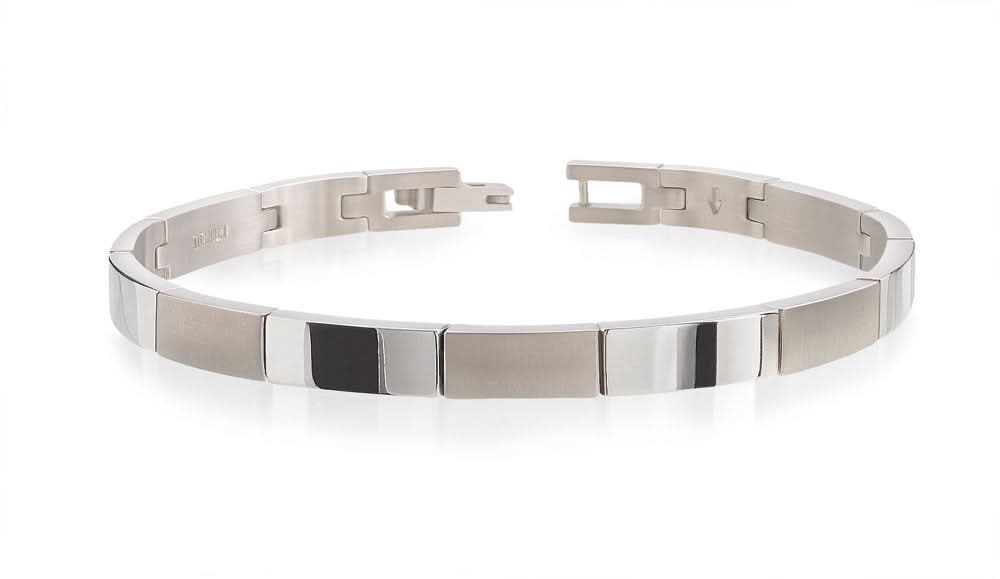 Titanarmband med polerade länkar och insticksspänne, silverfärgat