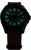 Herrklocka med mörk urtavla och brunt läderarmband, gröna självlysande index