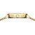 Bering Damenuhr Gold: Rückseite mit Öse und Glieder-/Milanaise-Armband am Verschluss
