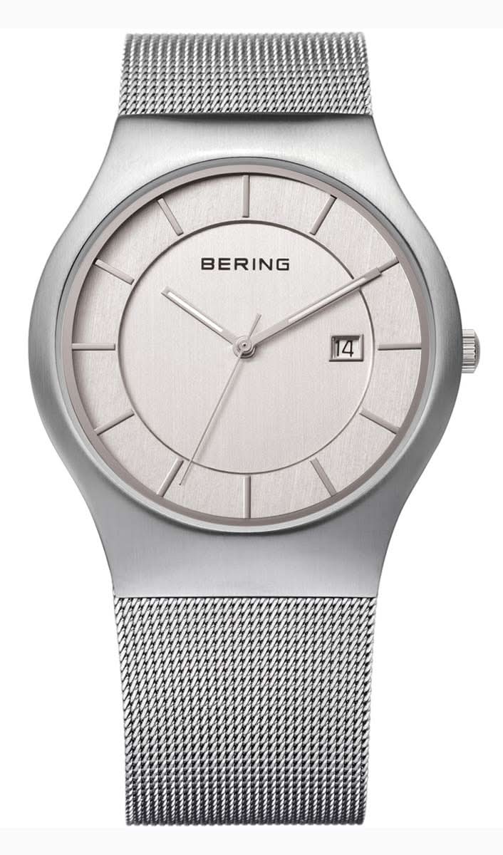 Bering herrklocka med silverfärgat Milanese-band och rund urtavla, smala visare.