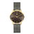 Damenuhr mit grauem Mesh-Armband, goldfarbenem Gehäuse und dunklem Zifferblatt