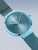 Damenarmbanduhr mit blauem Zifferblatt, drei goldenen Zeigern und blauem Milanaise-Armband