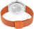 Baksida på klocka med kortmotiv, orange Milanese-armband och stiftspänne