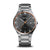 Herrenuhr mit Titangehäuse, schwarzem Zifferblatt und Metallarmband, orange Akzente