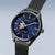 Herrenarmbanduhr mit blauem Zifferblatt, Automatik-Skelettfenster und schwarzem Milanaise-Armband