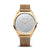 Goldfarbene Armbanduhr mit silbernem Zifferblatt und Milanaise-Armband