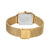 Bering Damenuhr Rückansicht mit goldfarbenem Milanaise-Armband und vergoldeter Gehäuse-Rückseite