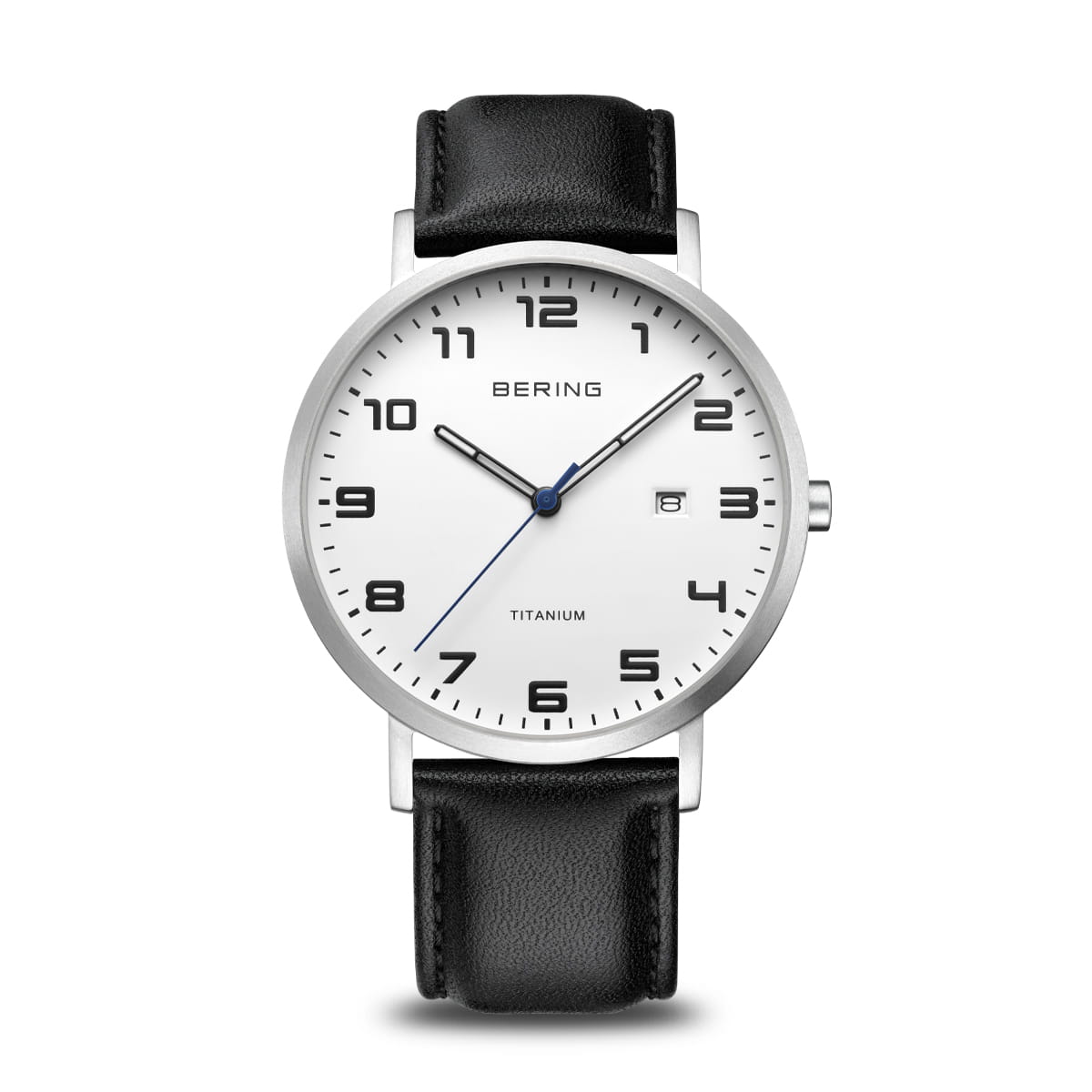 Herrenuhr mit silbernem Titangehäuse, schwarzem Lederband und weißem Zifferblatt