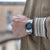 Armbandsur för herrar med grön urtavla på handleden, rostfritt stålarmband