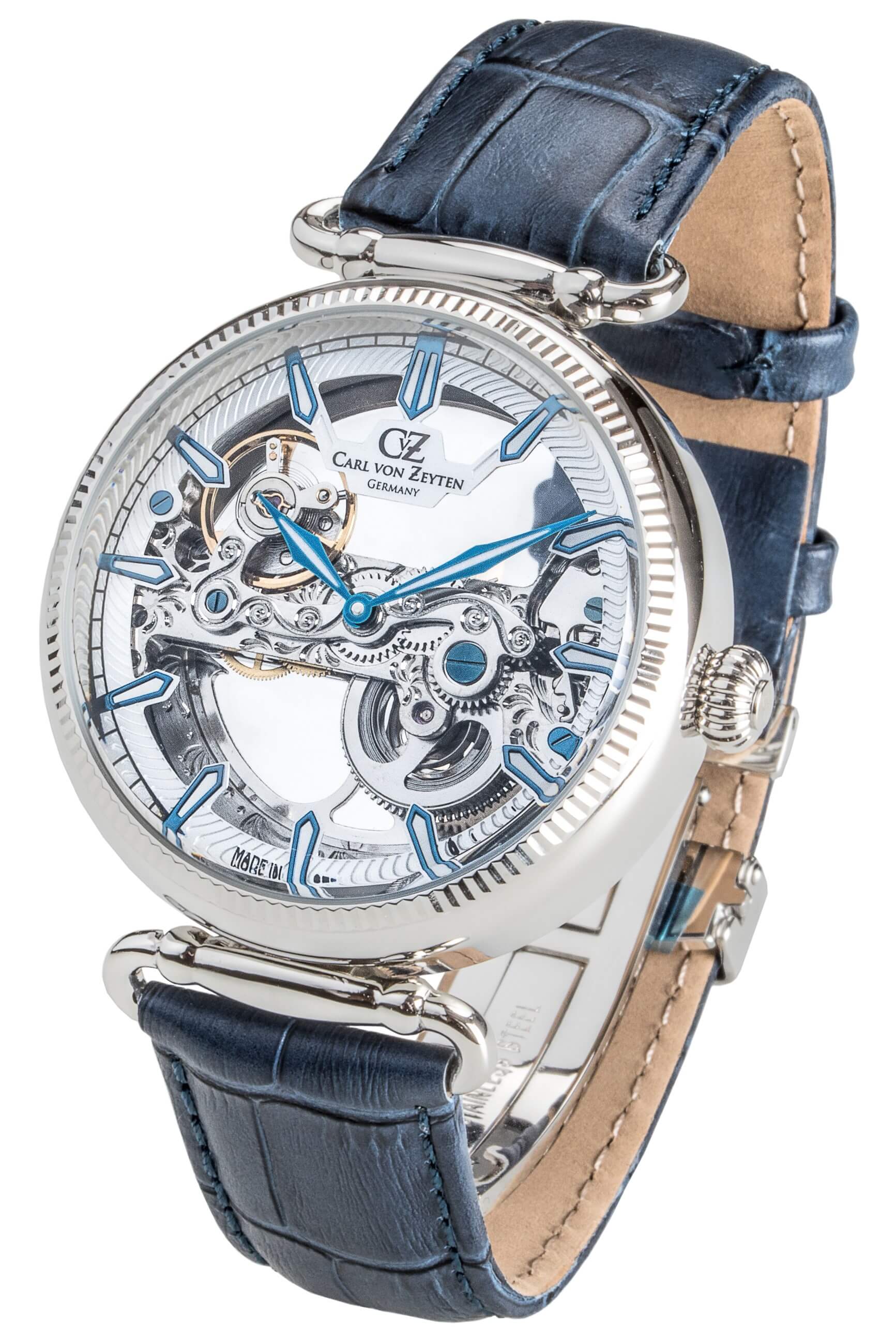 Herrenuhr mit blauem Lederarmband und Skelettzifferblatt, blau akzentuierten Zeigern