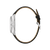 Bulova Herrenarmbanduhr, Seitenansicht: silbernes Gehäuse mit schwarzem Lederband