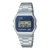 Casio Vintage Armbanduhr frontal mit blauem LCD-Display und Edelstahlarmband