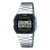 Casio Digitaluhr mit Edelstahlarmband, schwarzem Display mit blauen Ziffern