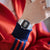 Casio Vintage-klocka A168WA-1YES på handleden med silverfärgat metallarmband