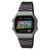 Armbanduhr Frontansicht: schwarzes Metallarmband, digitales Zifferblatt mit UNO-Aufdruck