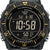 Nahaufnahme: schwarze Casio Digitalarmbanduhr mit LED-Ziffern und gelb-orangem Lünette