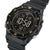 Schwarze Casio Digitalarmbanduhr schrägansicht mit LED-Zeitdisplay und gelb-orangem Ring