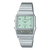Casio Retro-Armbanduhr mit grünem Zifferblatt, Digitalanzeige unten, Metallband