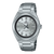 Silberne Herrenarmbanduhr mit rundem Zifferblatt und Metallarmband, seitlicher Blickwinkel