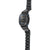 Herrenarmbanduhr G-SHOCK von der Seite: schwarzes Metallarmband mit blauen Verzierungen