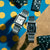 Zwei Casio Vintage-Armbanduhren mit Metallband und schwarzem Ziffernblatt