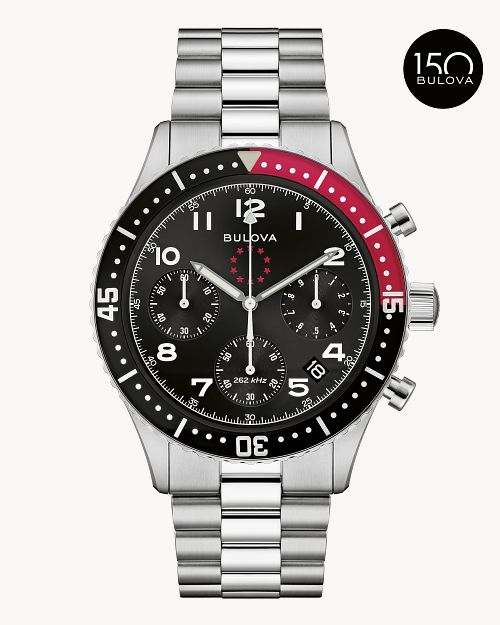 Herrenarmbanduhr mit Edelstahlband, schwarzem Zifferblatt und Chronograph, rote Akzentlünette.