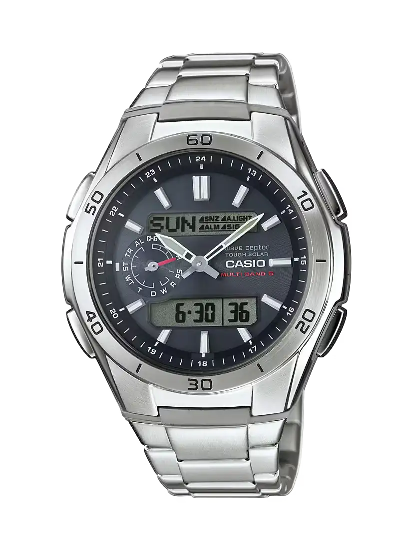 Casio herrarmbandsur med silverfärgat metallarmband, svart urtavla och datum