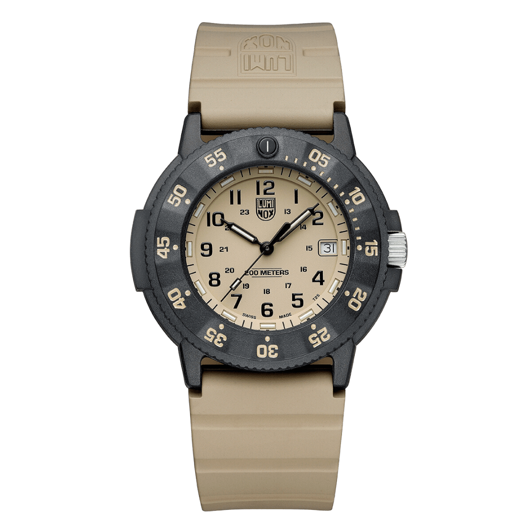 Herrklocka med beige silikonarmband, svart urtavla och datumfönster