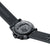 Luminox klocka baksida med Seals-emblem, svart armband med struktur