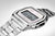 CASIO klocka: silverfärgat rostfritt stålhölje med digital display och metallarmband