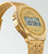 Casio Vintage digitalklocka, guldfärgat armband, sidovy med display