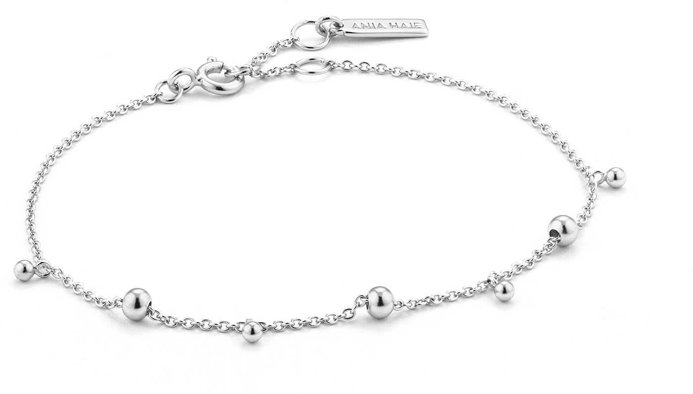 Silverarmband med fina kulhängen på en länkkedja