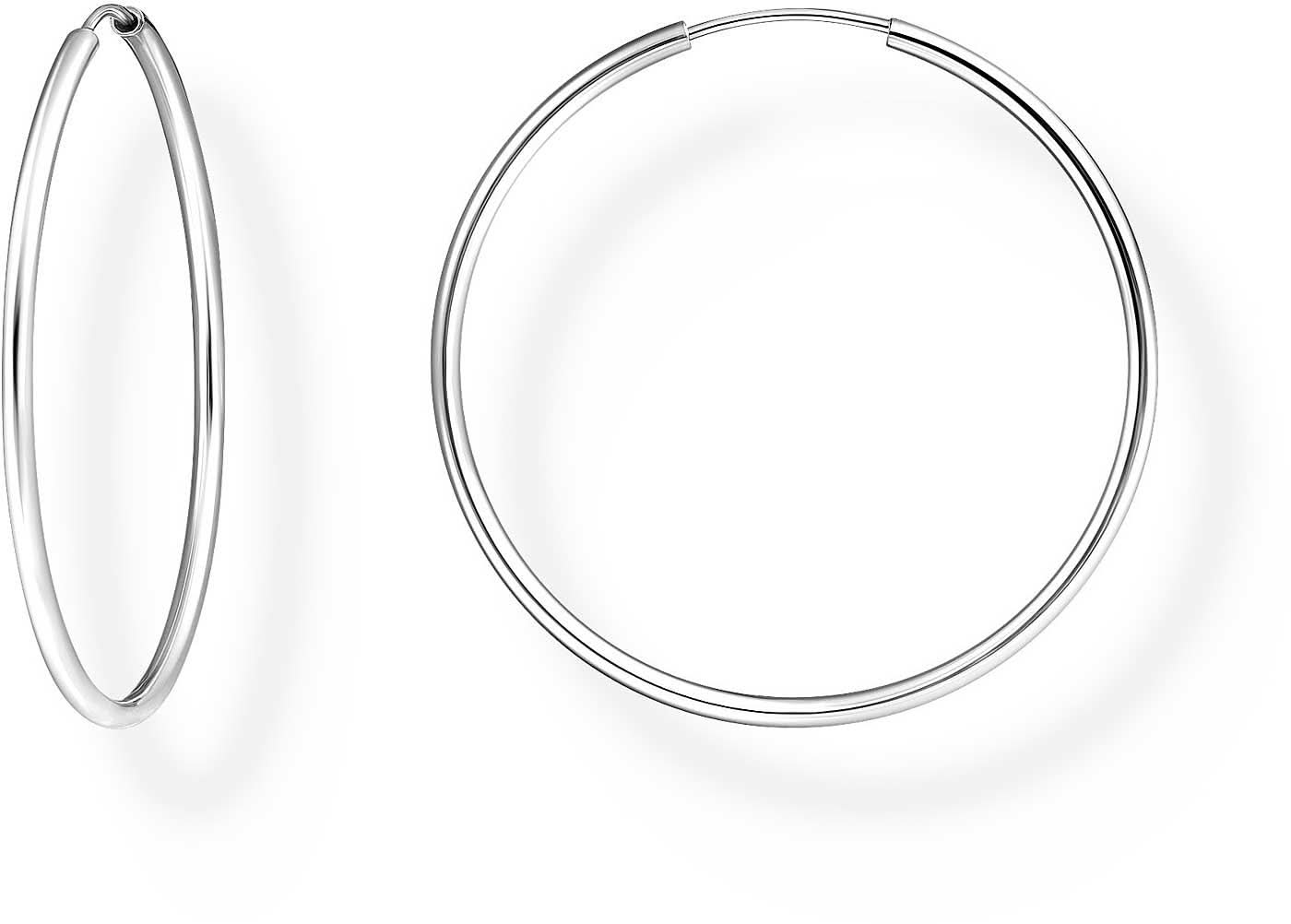 Mellanstora silverfärgade creoler med släta bylar, rund hoops-design