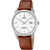 Festina Herrenuhr mit silbernem Gehäuse, weißem Zifferblatt und braunem Lederarmband.