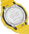 Baksidan av en Casio G-Shock med gul ram och skruvat boettlock i metall