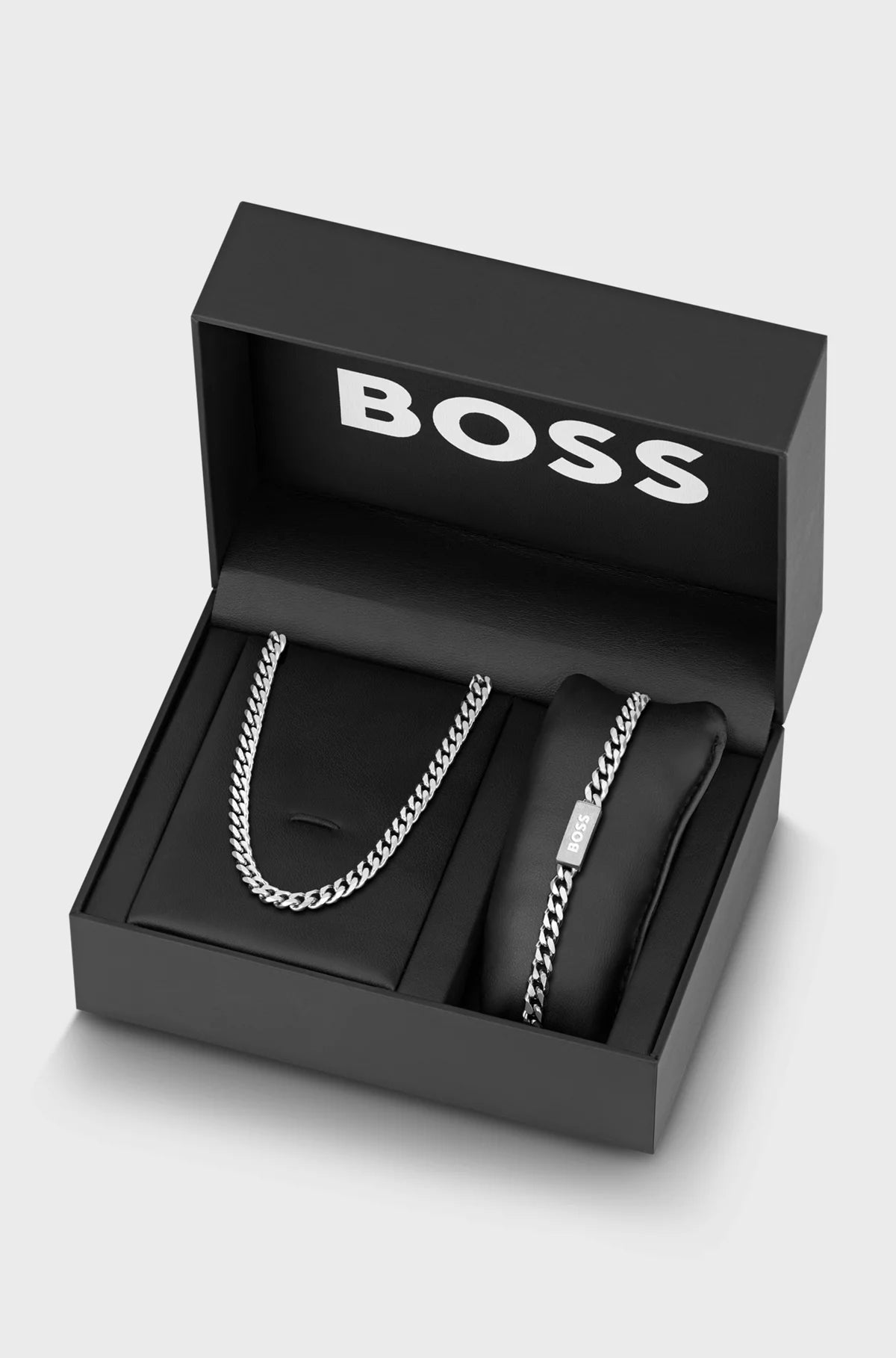BOSS Armbanduhr-Set: silberfarbene Halskette und Gliederarmband im schwarzen Etui