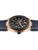 Herrenuhr seitlich: roségoldfarbenes Gehäuse, schwarzer Lünettenring, blaues Lederband