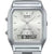 Casio-armbandsur med silverfärgat armband och rektangulär urtavla, dual-display.