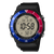 Schwarze Herren-Armbanduhr mit digitalem Display und blau-roter Lünette