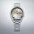Seiko 5 Sports herrklocka med runt rostfritt stålhölje, beige urtavla och MON 6