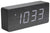 Digital väckarklocka med träfodral och LED-siffror, visning 10:33.
