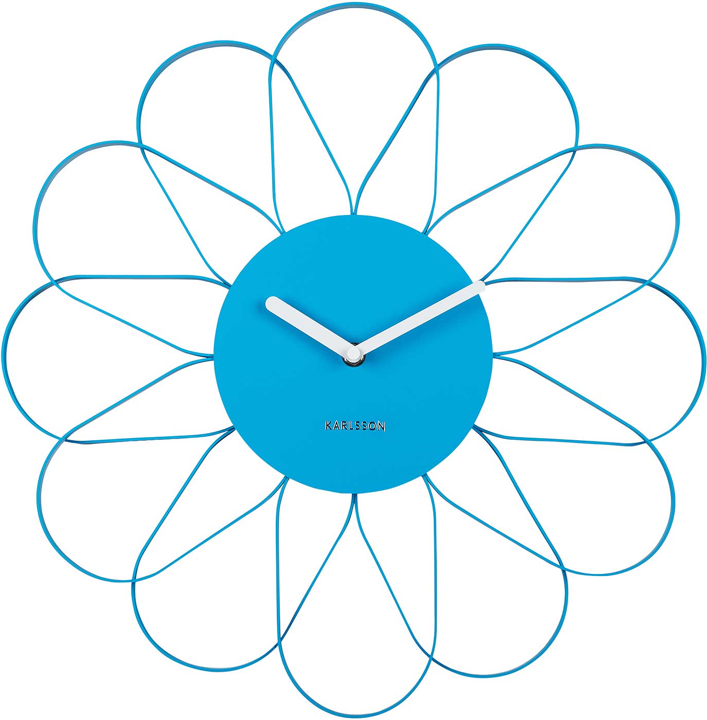 Blommig väggklocka med blå mittdel, vita visare och Karlsson-logotyp