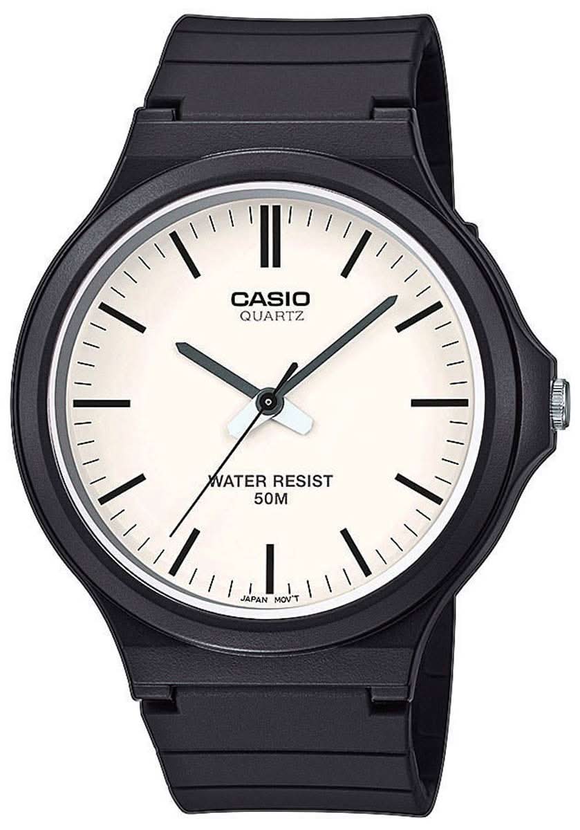 Casio Quartz-herrur med svart silikonband, runt boett och vit urtavla