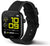 Unisex-smartwatch med svart display och brett silikonarmband, synliga sidoknappar