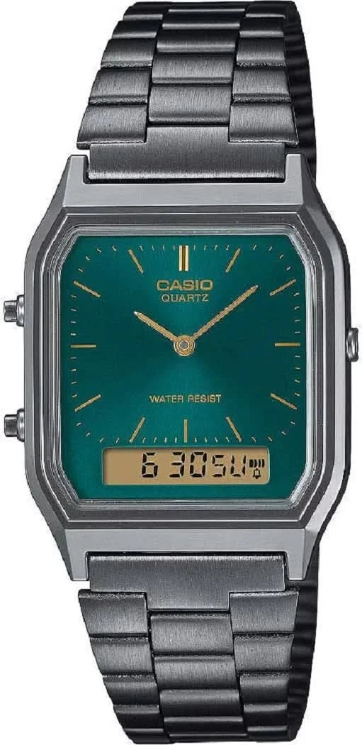 Casio armbandsur med mörkgrått metallarmband, rektangulärt hölje och grön display