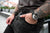 Herrarmbandsur med svart urtavla och läderarmband, silverfärgat hölje
