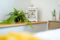 Mekanisk bordsklocka - vintage vit - Hermle Modell: 22915-V60340