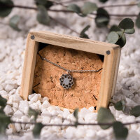 Composition halsband med vit pärlemorhänge -...