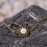 Composition armband med vitt pärlemorhänge -...