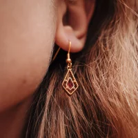 Daydreamer hängörhängen med sten - Holzkern Modell: Jewelry